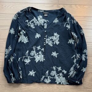 Small Silk Club Monaco Floral Button-Up Blouse